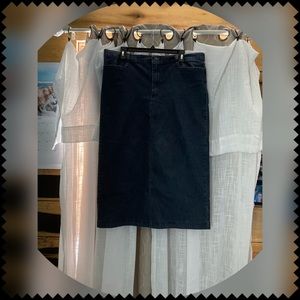 ⭐️A Riders by Lee Blue Jean Skirt!⭐️